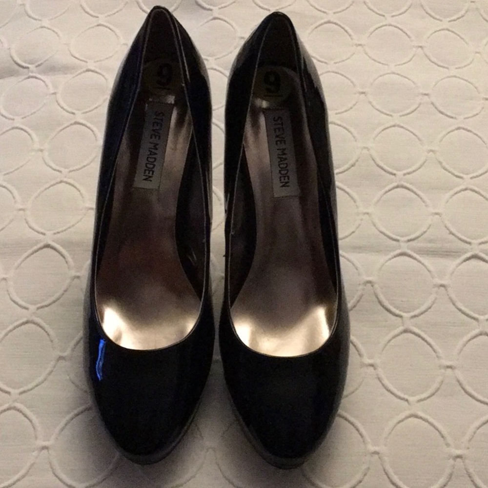 Steve Madden black stilettos Sz 9 NWOT